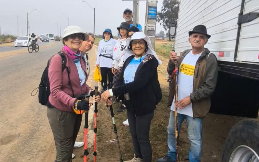 Grupo de idosos caminha 420 km até Bom Jesus da Lapa em peregrinação de fé