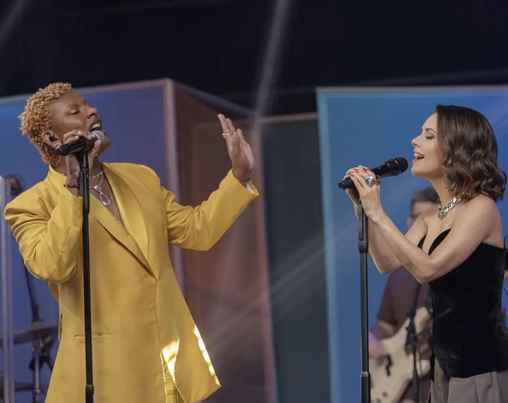 Sandy e Liniker homenageiam Ivete Sangalo durante programa; assista