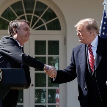 Trump critica julgamento de Bolsonaro e chama processo de ‘caça às bruxas’