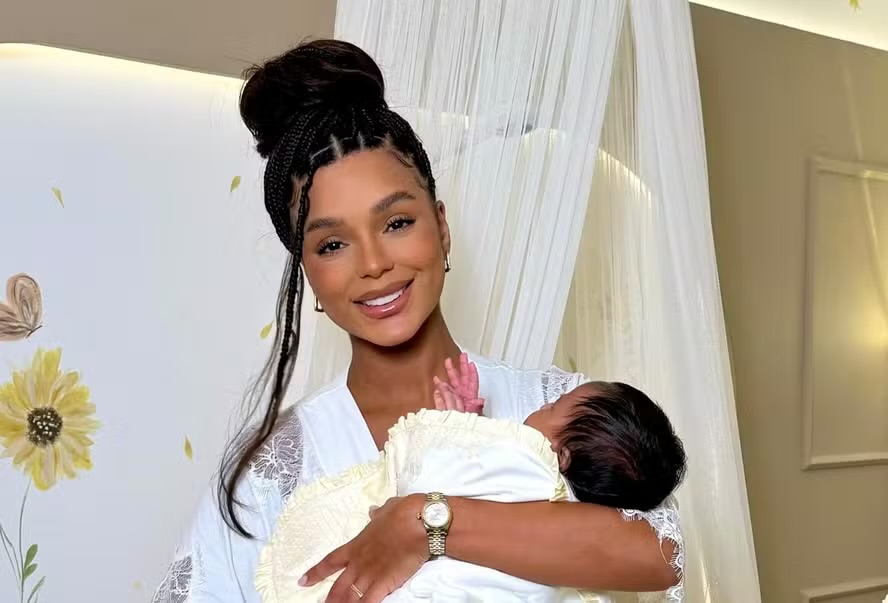 Brunna Gonçalves encanta em momento de carinho com a filha Zuri
