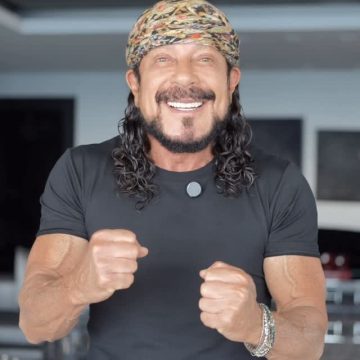 Bell Marques volta a chamar atenção por físico aos 72 anos; cantor explica rotina de cuidados