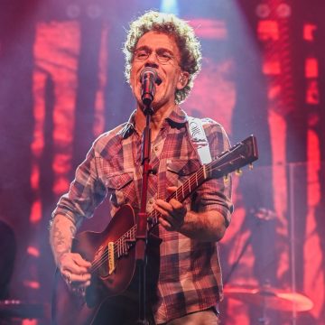 Nando Reis lota a Pupileira em show intimista ao lado do filho; veja fotos