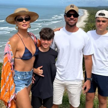 Na Bahia, Juliana Paes celebra 12 anos do filho mais novo em resort pé na areia