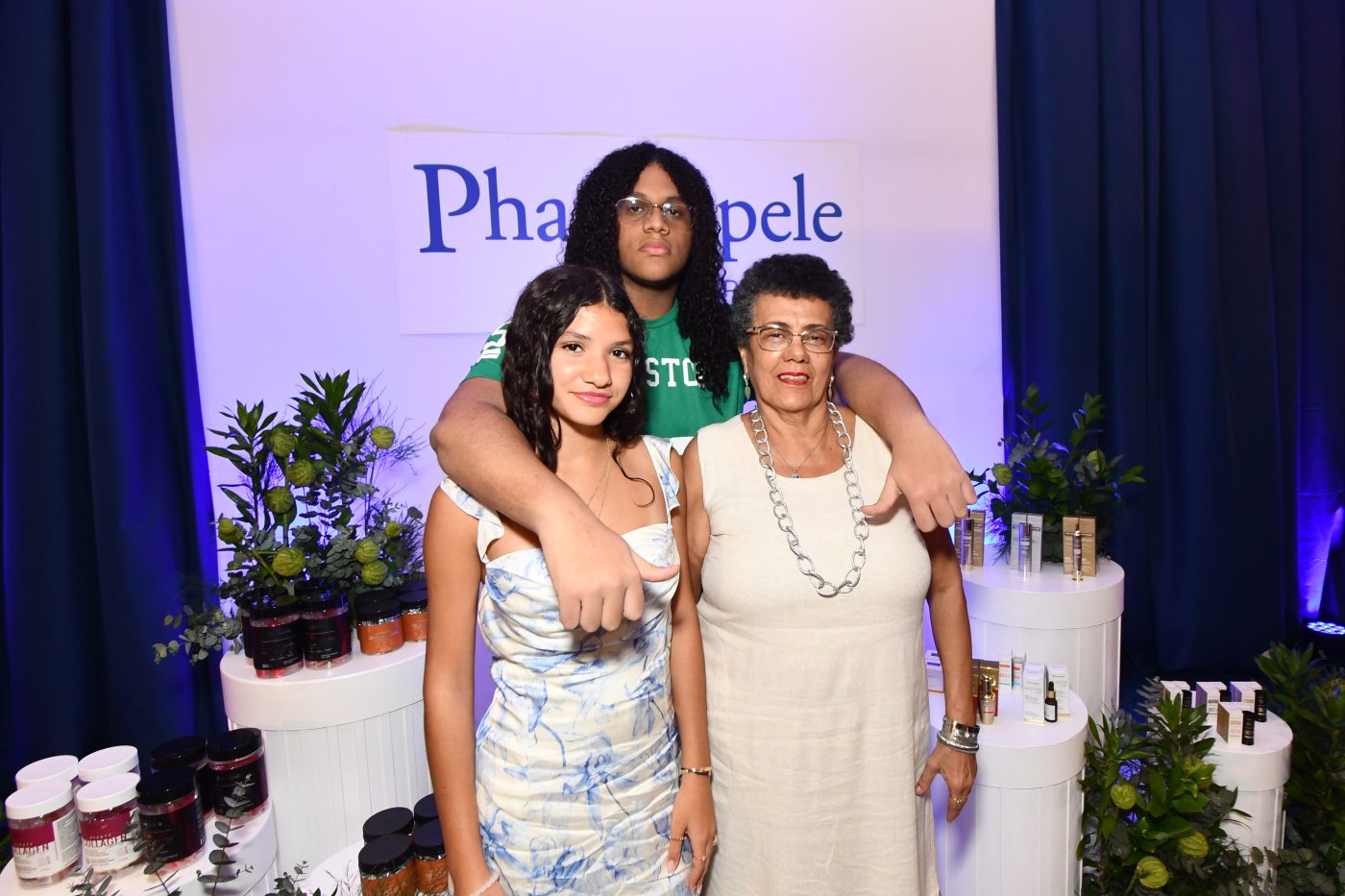 Isabelle Castro, Yan Aymon e Marise de Jesus 