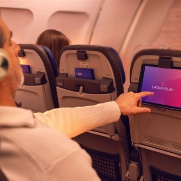 Latam divulga filmes e séries mais assistidos em seus voos em 2025; veja ranking