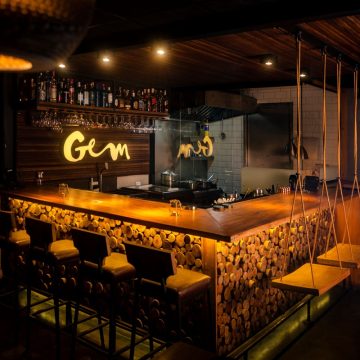 Minibar Gem recebe Sebastian Alarcon e Luli Moreira para noite especial com drinks autorais e o famoso hambúrguer do Nimbos Bar