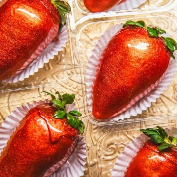 Sucesso do ‘Morango do Amor’ esgota frutas e dispara preços em Feira de Santana