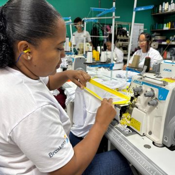 Curso gratuito de Costura Industrial abre 40 vagas em Salvador; inscrições vão até 11 de julho
