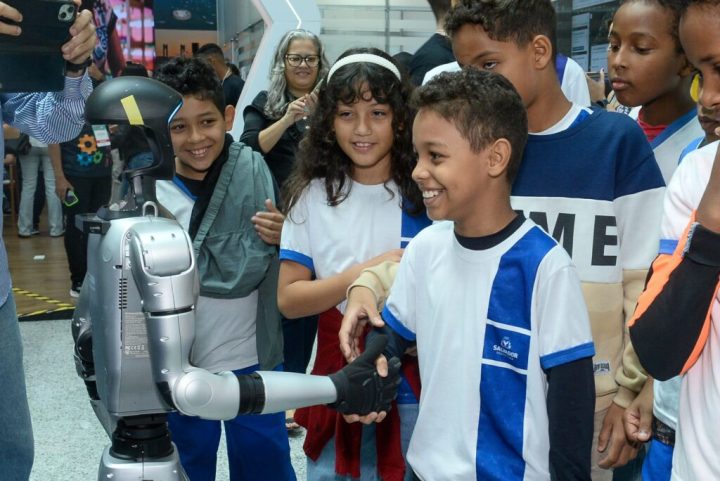 RoboCup 2025 em Salvador atrai multidão de estudantes e promove imersão em robótica e IA; evento segue até segunda (21)