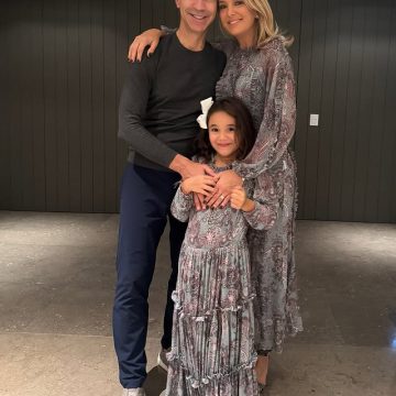 Filha de César Tralli e Tici Pinheiro se emociona ao ganhar presente especial de aniversário