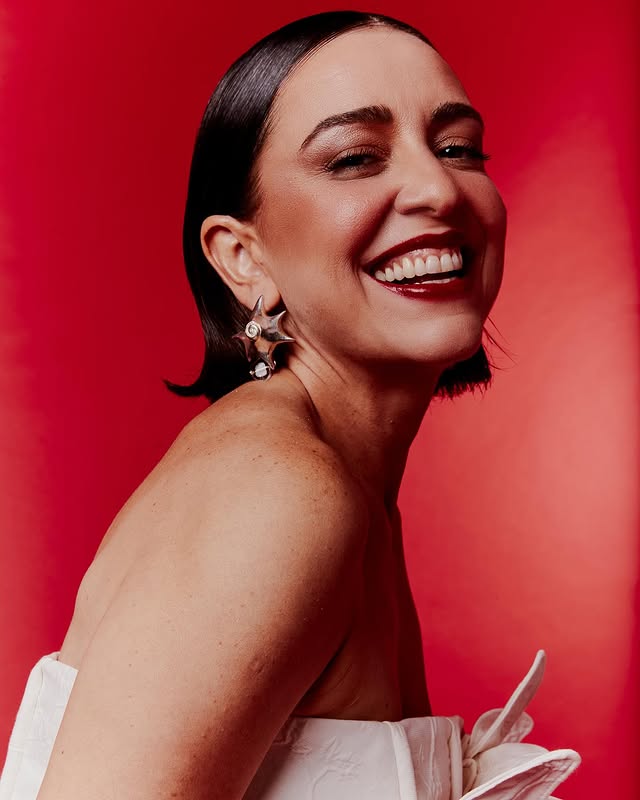 Celebrando 20 anos de carreira, Roberta Sá apresenta show especial em Salvador