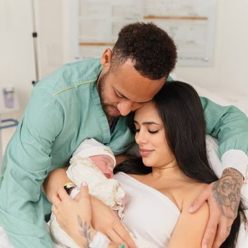 Bruna Biancardi compartilha registro inédito do primeiro encontro entre as filhas Mavie e Mel