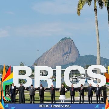 Presidente Lula abre Cúpula do BRICS com apelo por investimentos para a paz e segurança