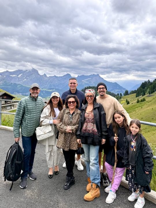 Sabrina Sato se emociona em viagem de férias com a família na Suíça: ‘Pedacinho da nossa história’