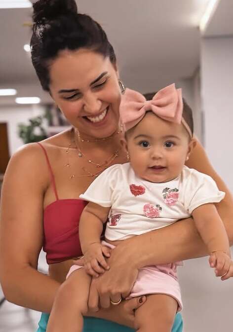 Graciele Lacerda revela técnica para distrair a filha Clara durante viagens de avião