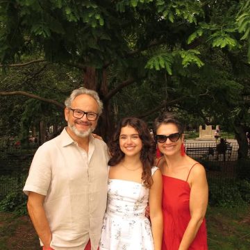 Filha de Sandra Annenberg celebra aniversário com passeio no parque em Nova York; veja fotos