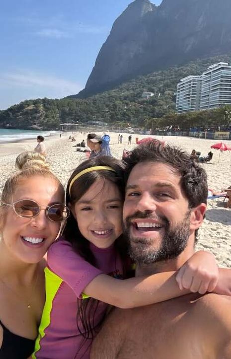 Duda Nagle compartilha momento fofo entre a filha Zoe e a nova namorada