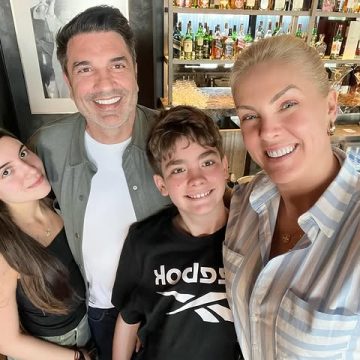 Ana Hickmann compartilha registros das férias com Edu Guedes e família