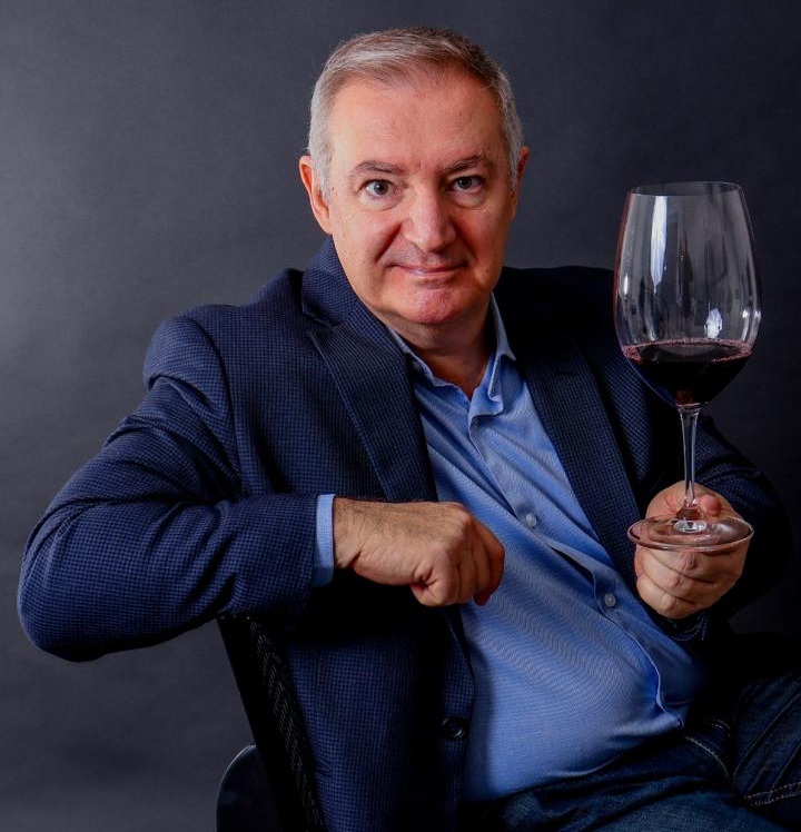 Bella Napoli lança projeto enogastronômico com jantar harmonizado pelo sommelier italiano Gianni Tartari