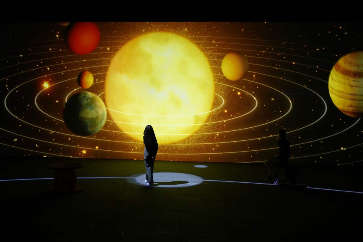 Exposição imersiva sobre o espaço inicia curta temporada nesta sexta (25) em shopping de Salvador