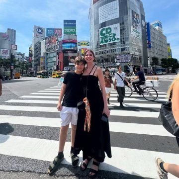 Luciana Gimenez abre álbum de viagem ao Japão com o filho mais novo