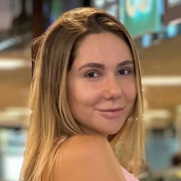 Filha de Renato Gaúcho, Carol Portaluppi tieta jogador de futebol pela primeira vez