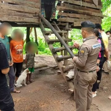 Mogli? Menino criado com cães é resgatado na Tailândia após viver isolado e só se comunicar latindo