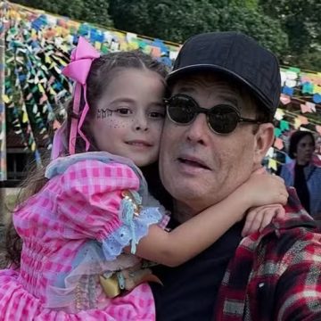 Sérgio Mallandro curte festa com a neta pela primeira vez: ‘Minha princesa’