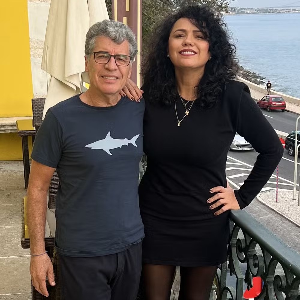Mulher de Paulo Betti, Dadá Coelho faz ensaio sensual aos 53 anos e revela reação do ator