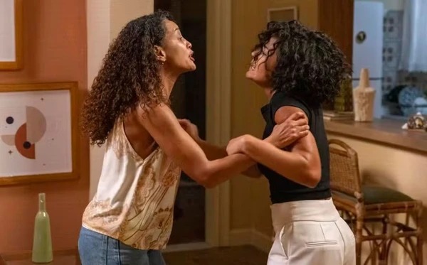 Vale Tudo: Maria de Fátima descobre que Raquel ficou rica, tenta reconciliação e é escorraçada