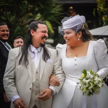 ‘Rainha das Versões’ celebra união com vestido avaliado em R$ 50 mil e performance com o noivo de ‘Shallow’