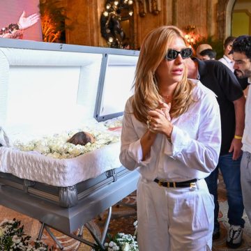 Lore Improta se emociona em velório de Preta Gil