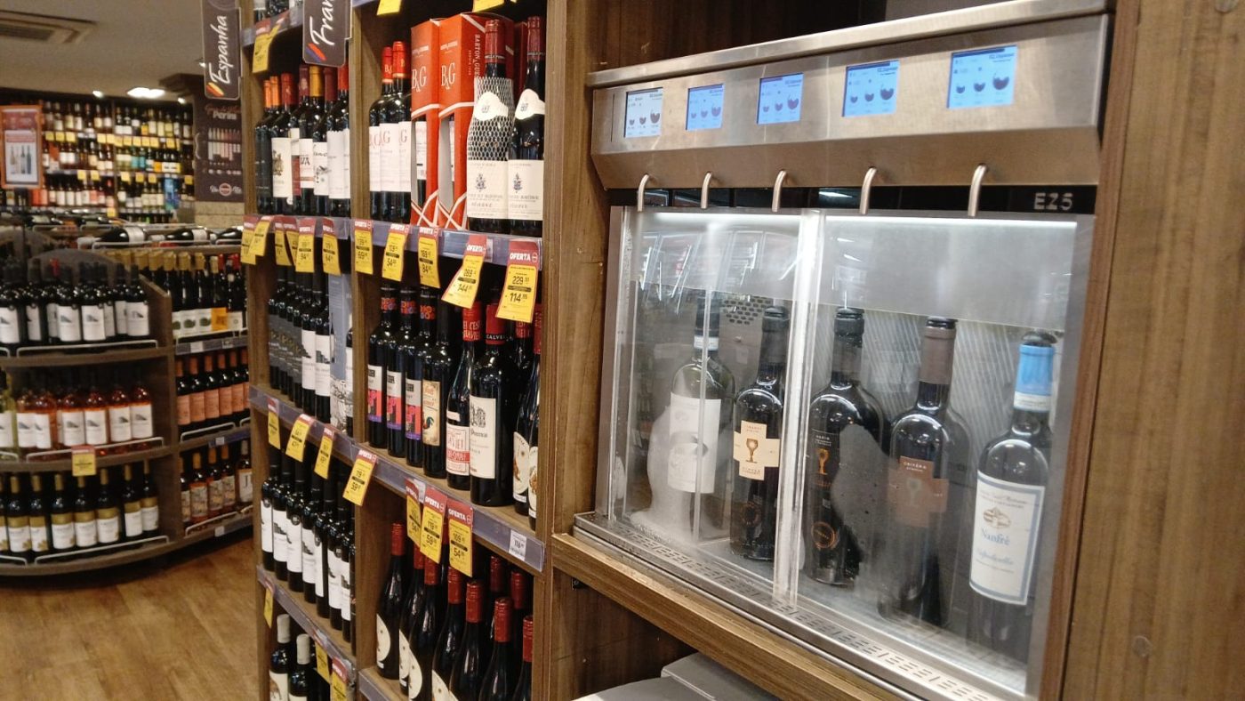 Perini inaugura serviço de degustação de vinhos por dose nas lojas da Graça e da Pituba