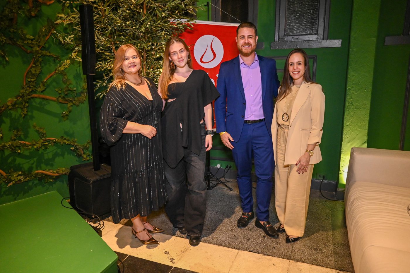 Rejane Moreira, Vitória Cancio, Diego Menezes e Sara Saraceno
