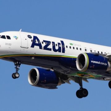 Voo da Azul faz pouso de emergência no Recife após piloto passar mal durante trajeto internacional