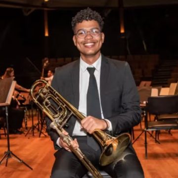 Baiano que aprendeu trombone na igreja é aprovado em mestrado nos Estados Unidos