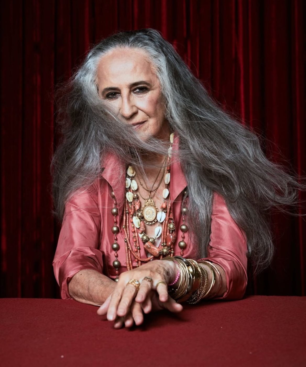 Após esgotar ingressos, Maria Bethânia anuncia show extra em Salvador