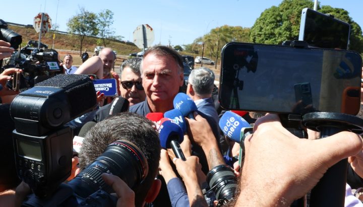 Maioria da 1ª Turma do STF vota por manter cautelares contra Bolsonaro, inclusive tornozeleira eletrônica