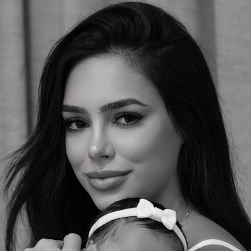 Bruna Biancardi posta foto inédita com 2ª filha e semelhança com Neymar impressiona