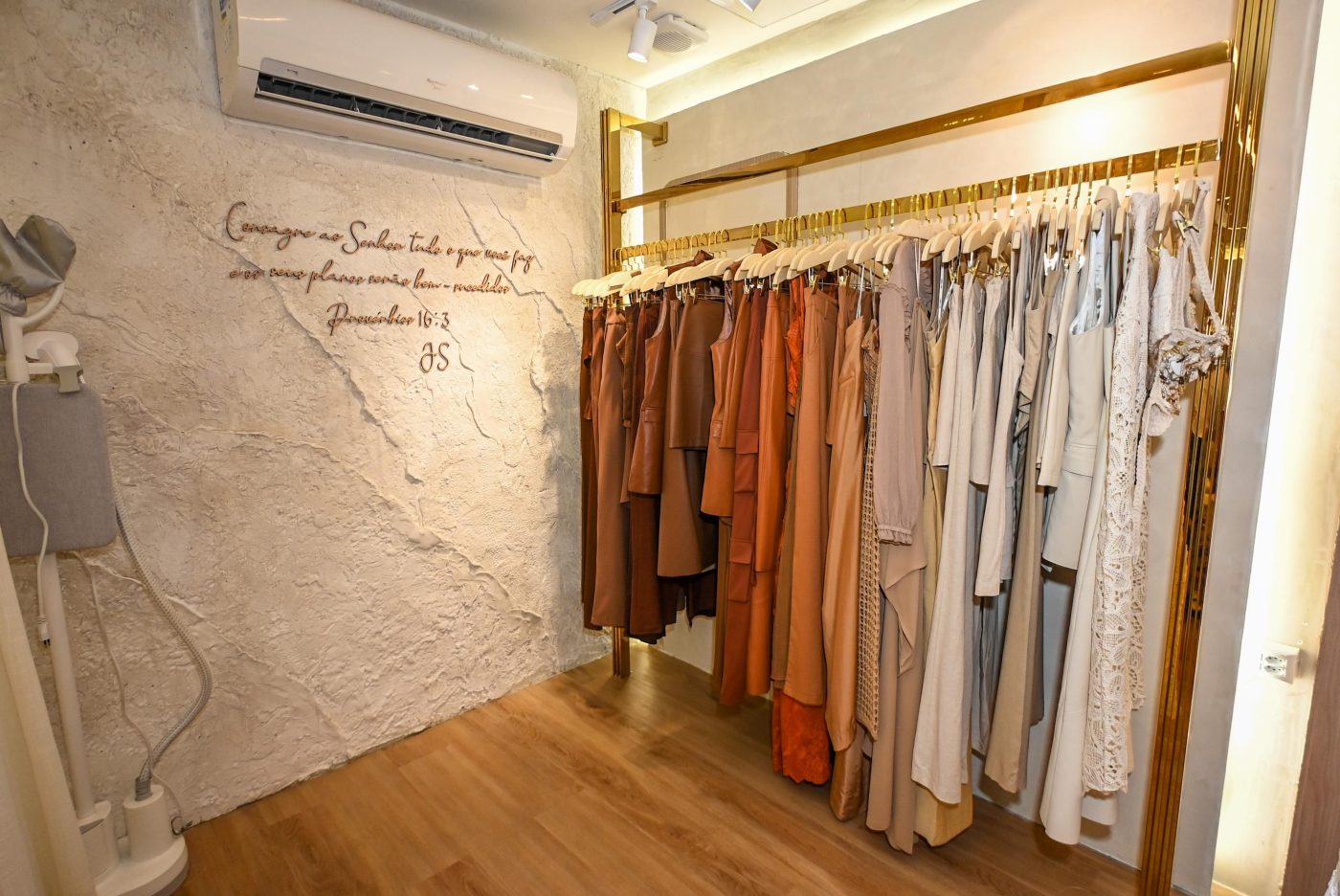 Janaina Santucci Closet