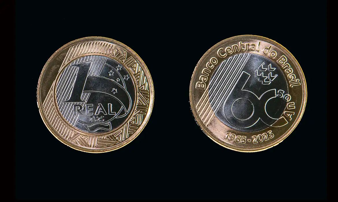 Nova moeda de R$ 1 começa a circular no país com homenagem especial