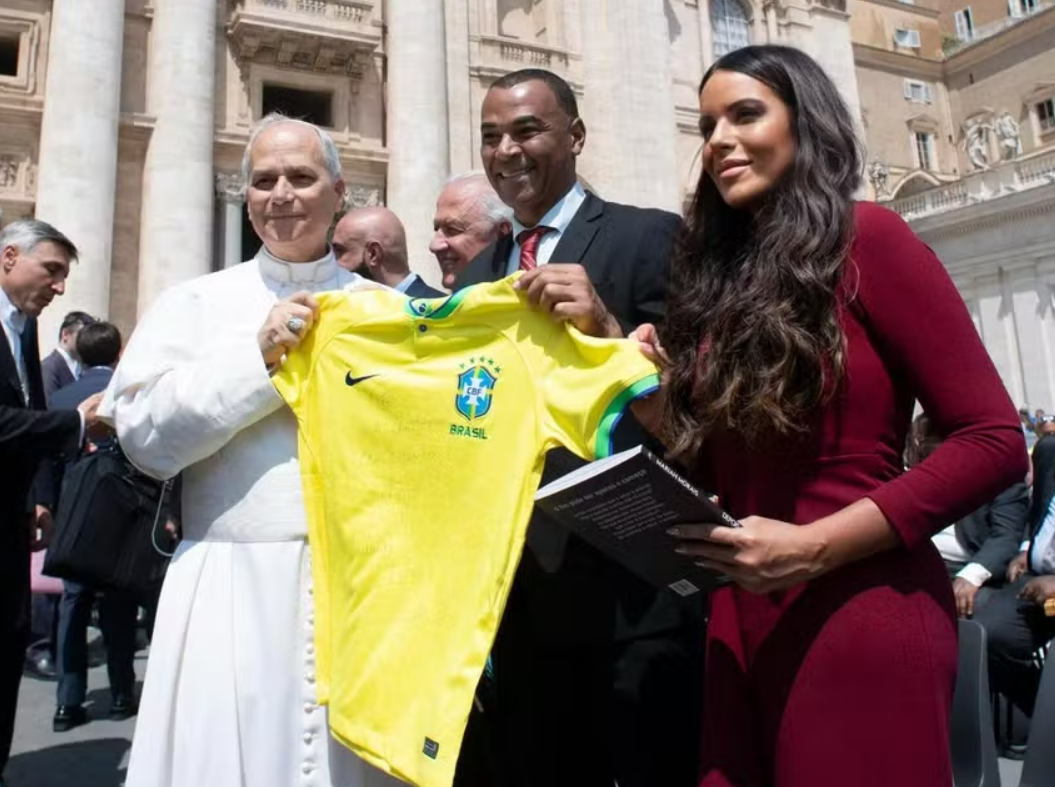 Mariah Morais, noiva de Cafu, revela bastidores de encontro com o Papa Leão XIV: ‘Não parava de tremer’