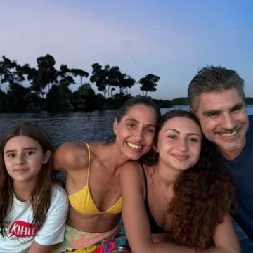 No Piauí, Camila Pitanga curte viagem com o namorado, filha e enteada; veja fotos