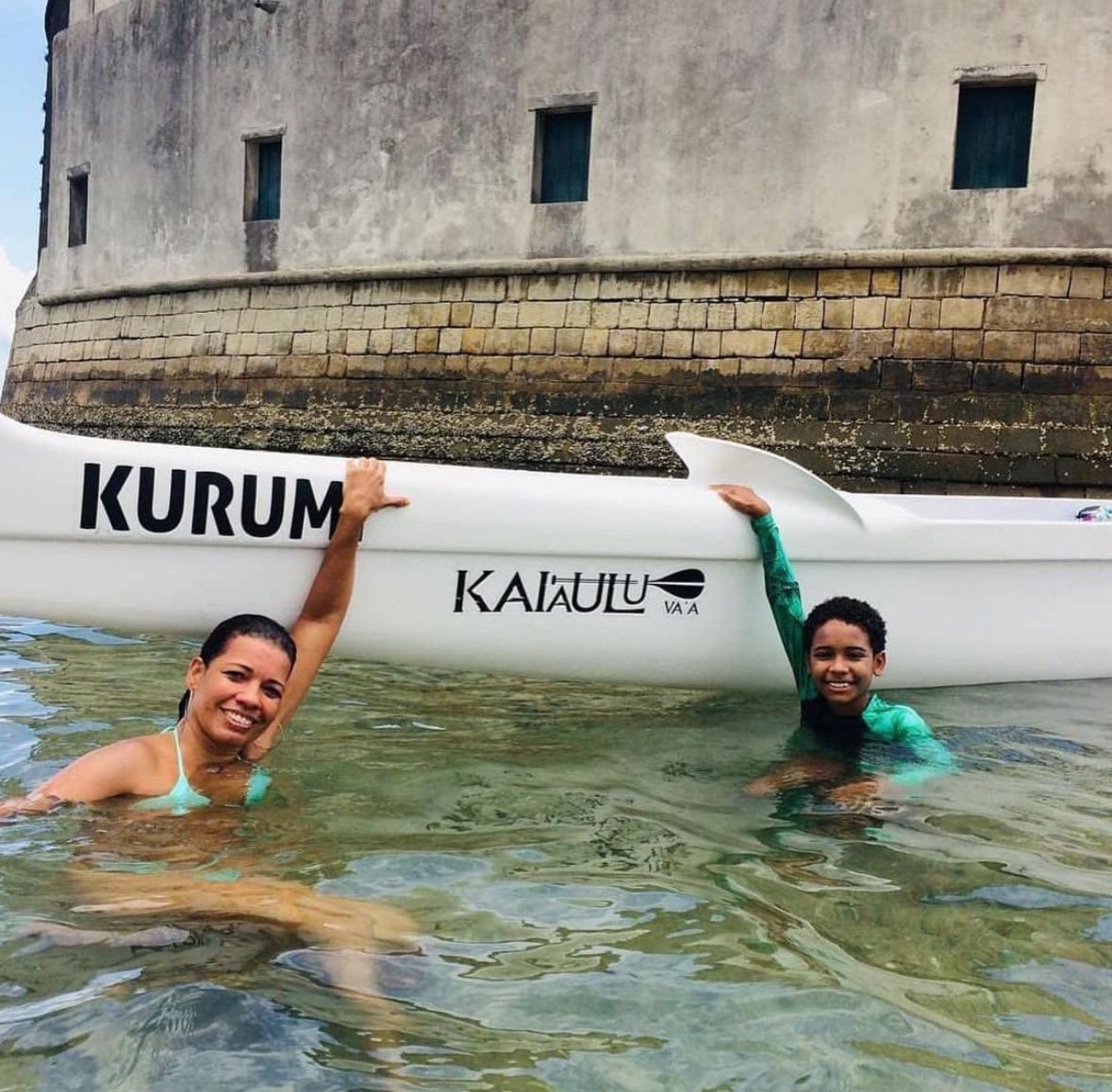 Clube de canoagem promove aulas para crianças e adolescentes nas férias em Salvador