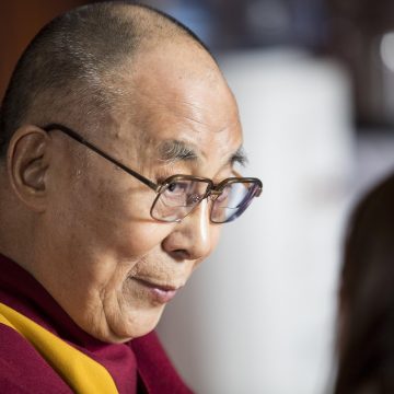 Dalai Lama afirma que espera viver mais de 130 anos