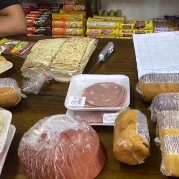 Delicatessens de bairros nobres de Salvador são autuadas por venda de produtos vencidos