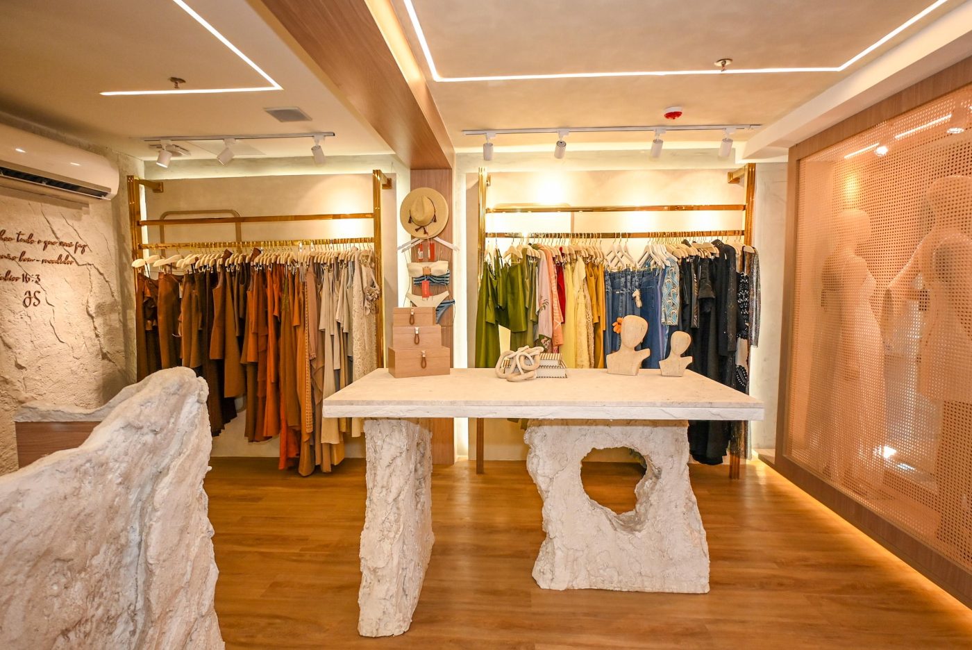 Janaina Santucci Closet
