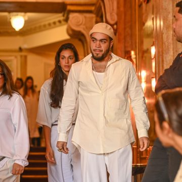 Filho de Preta Gil, Francisco Gil chega ao velório da mãe no Theatro Municipal