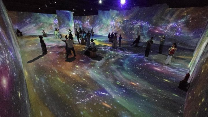 Exposição imersiva Viagem ao Espaço estreia temporada em shopping de Salvador