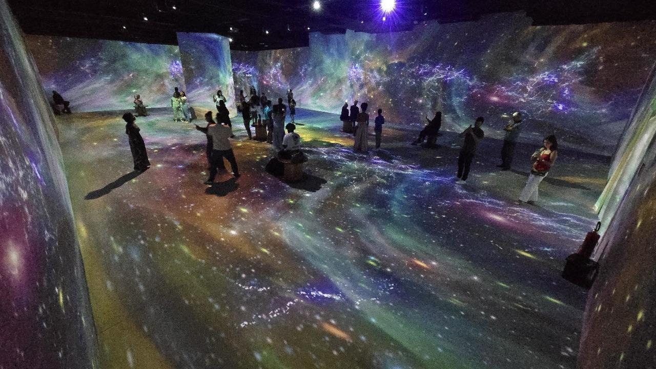 Exposição imersiva Viagem ao Espaço estreia temporada em shopping de Salvador
